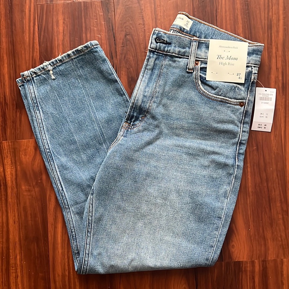 Abercrombie & Fitch High Rise Mom Jean
